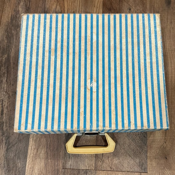 VTG | IMPERIAL PHONOGRAPH PLAYER - Picture 1 of 3
